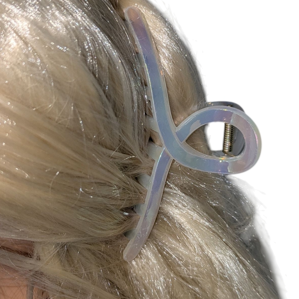 🌞 3/ $15 Iridescent Hair Clip